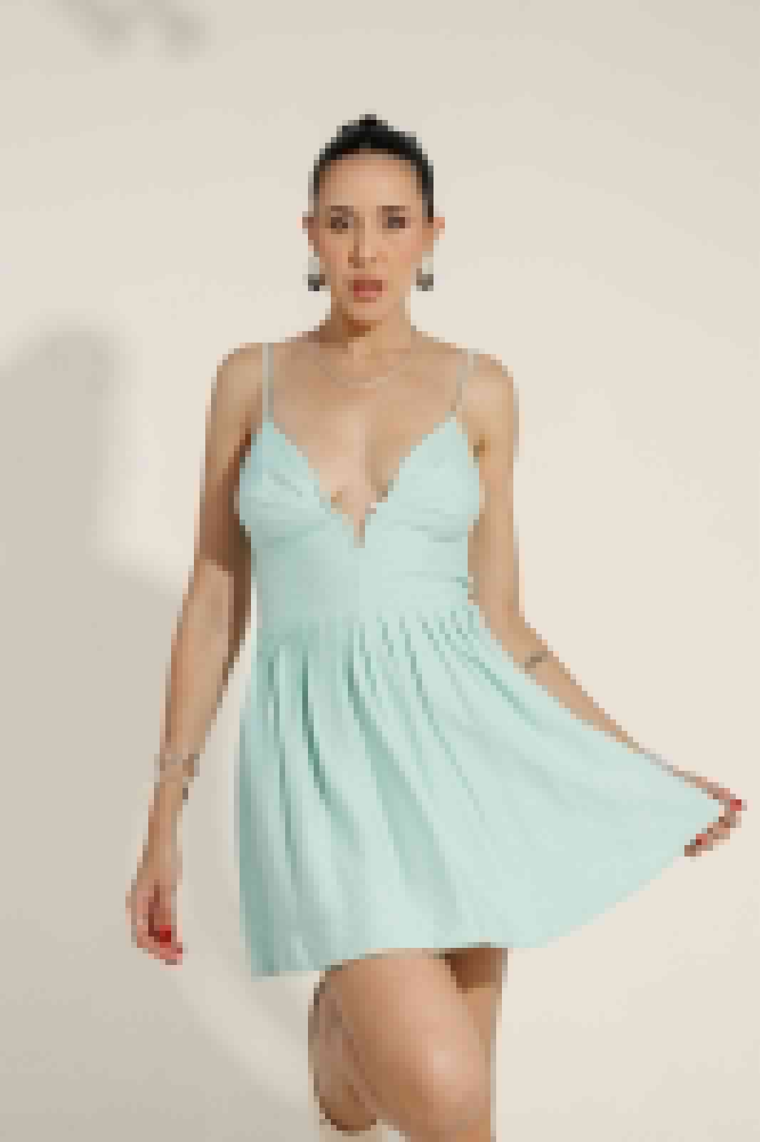 VESTIDO CURTO DE ALCAS COM DECOTE PROFUNDO SOPHIA