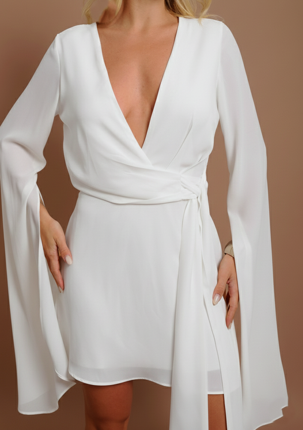 VESTIDO CURTO MANGAS ELEGANTES