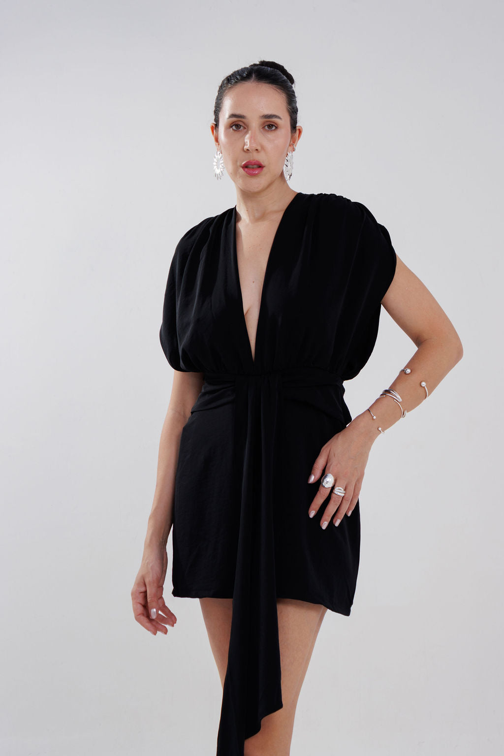 VESTIDO CURTO COM MANGAS AYLA