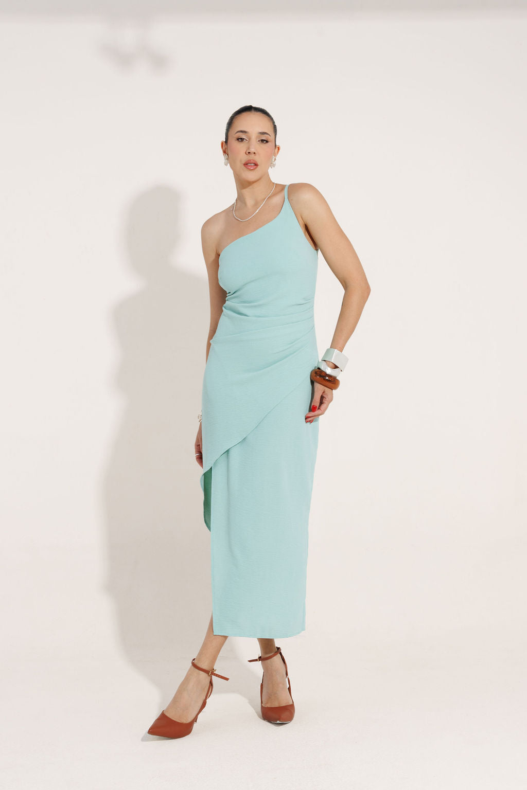 VESTIDO MIDI ASSIMETRICO COM FENDA IBIZA