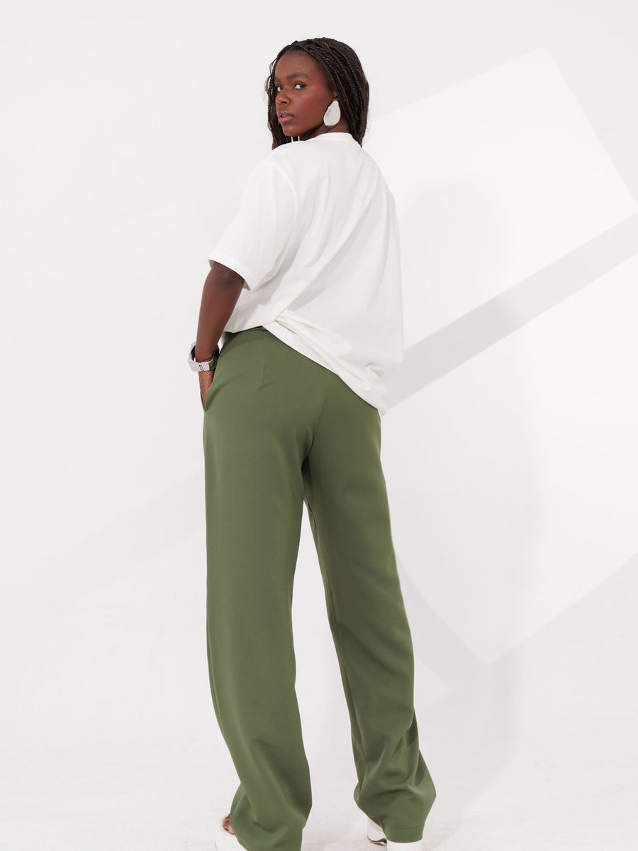 TSHIRT OVER GREEN