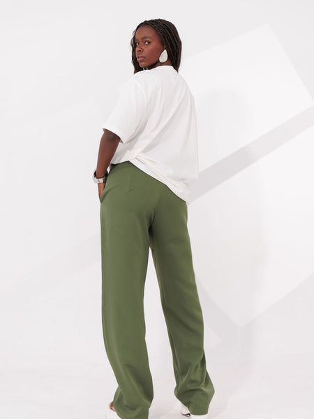 TSHIRT OVER GREEN