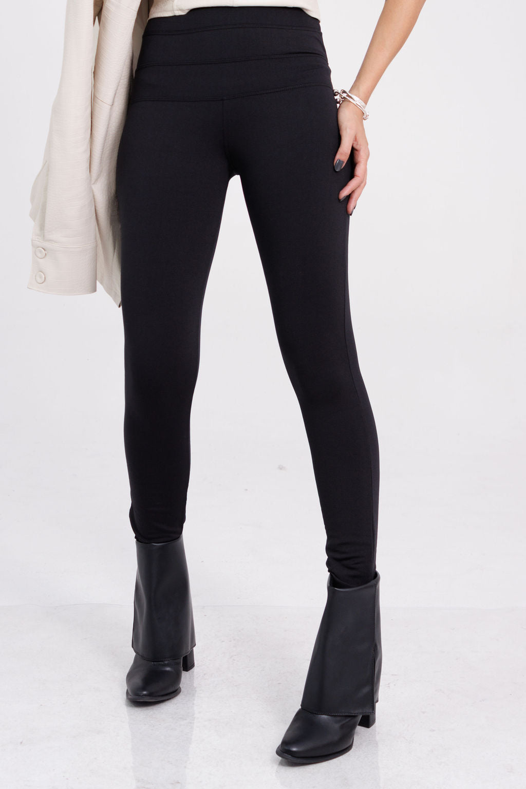 CALÇA MONTARIA MIRELA