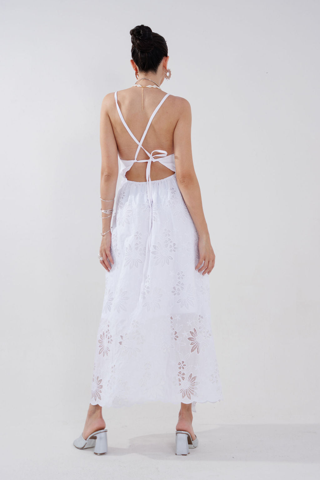 VESTIDO MIDI BORDADO LESE ANA