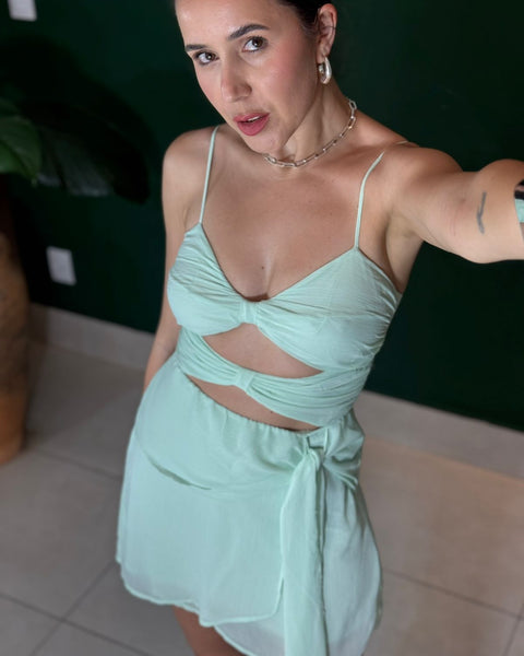 VESTIDO CURTO RECORTES