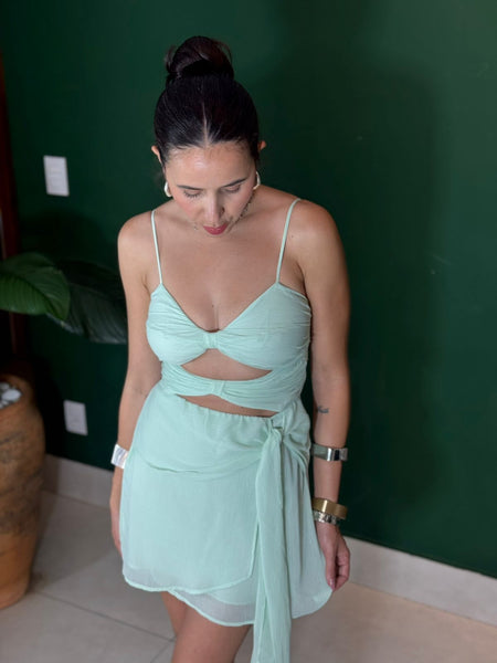 VESTIDO CURTO RECORTES