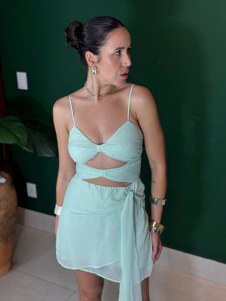 VESTIDO CURTO RECORTES