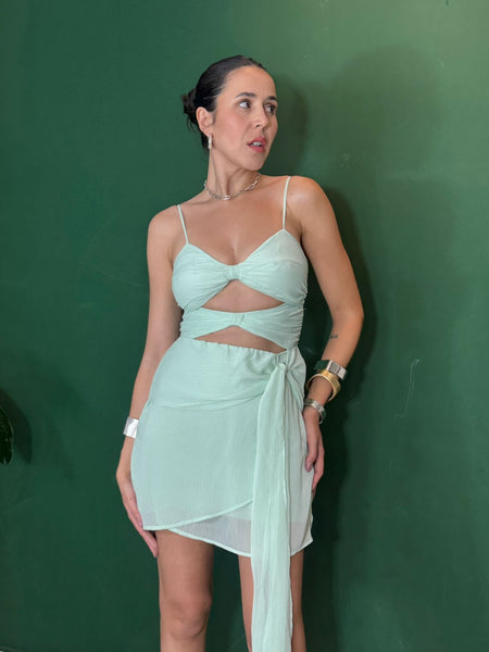 VESTIDO CURTO RECORTES