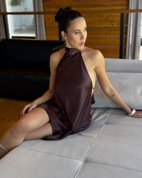 VESTIDO CURTO ASIMETRICO CETIM GABI