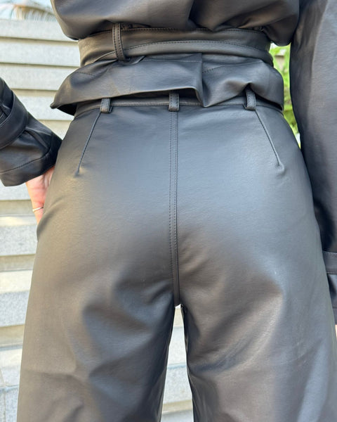 CALÇA COURINO LISO MILAN