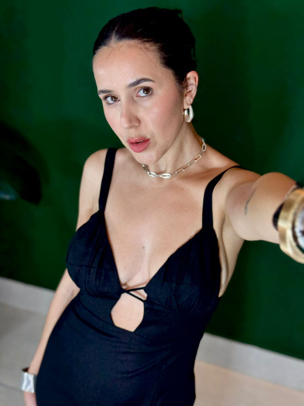 VESTIDO LONGO FENDA E DECOTE LINHO