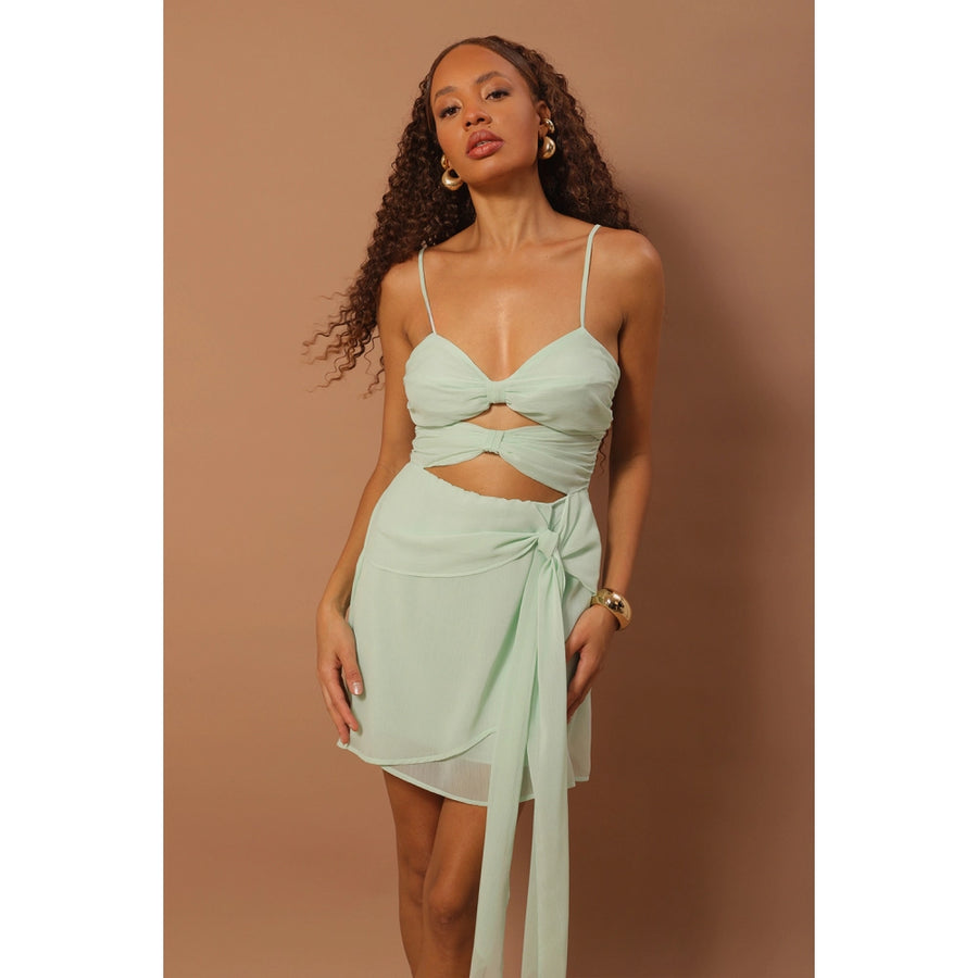 VESTIDO CURTO RECORTES